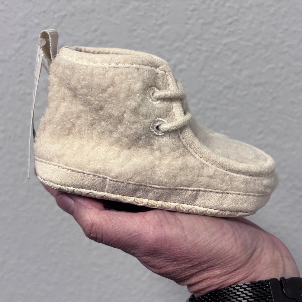 NWT GAP Baby 6-12 mo Cloud Soft Baby Walker Shoes in Cream - Picture 3 of 7